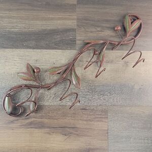 Wine Rack Holder Decorative Metal Leaf and Vine Pattern